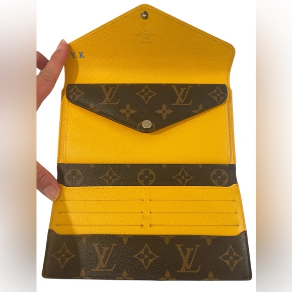 Louis Vuitton MarieLou Monogram Canvas Epi leather wallet. - Picture 6 of 10